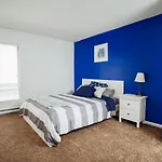Beautiful 1 Bedroom Suite In Central Location!