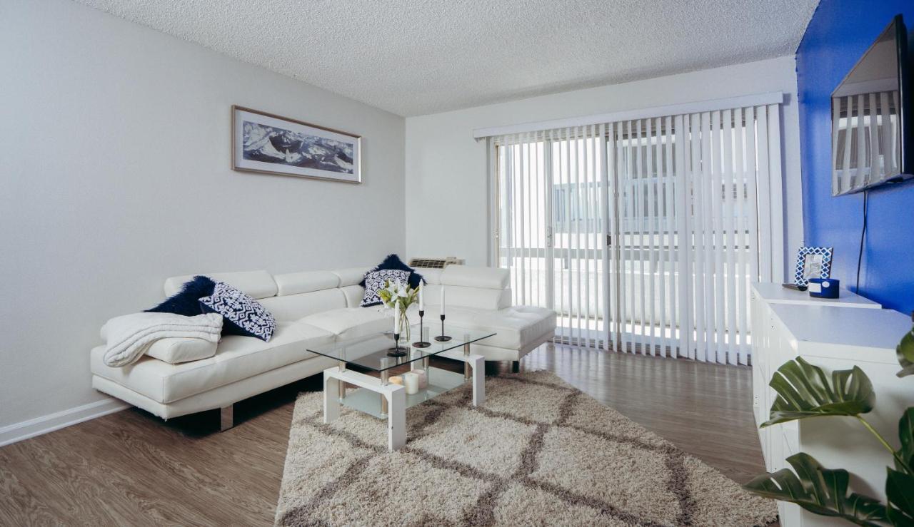 Beautiful 1 Bedroom Suite In Central Location! Apartment Los Angeles