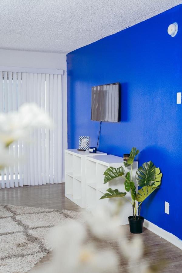 Apartment Beautiful 1 Bedroom Suite In Central Location! *